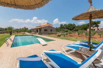 Villa Can Mosca, garden and swimming pool close to beach