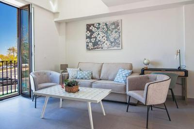 Live Like a Local in This Contemporary Duplex