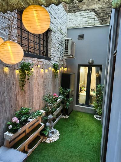 Urban Studio with Private Garden near ANDRASSY