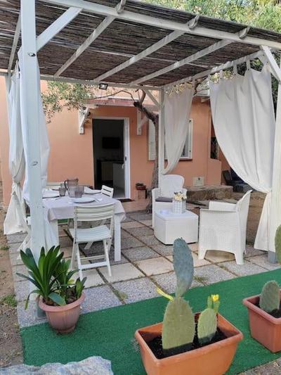 Appartamento a Porto Rotondo, con giardino e gazebo