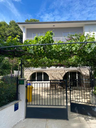 Summer Sea View Apartment near Beach