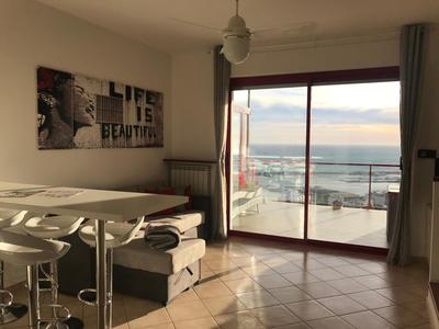 Appartamento con suggestiva vista mare a Sanremo