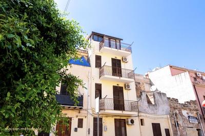 Isola House 1