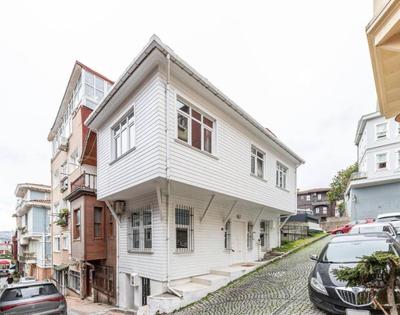 Beautiful Bright 3bd15bath Central House! #345