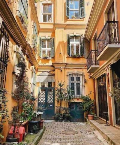 Cozy flat near galata tower and metro station