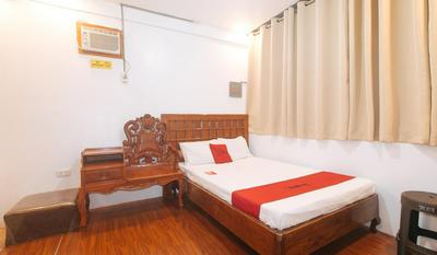 RedDoorz at Prince Hotel near NAIA T1