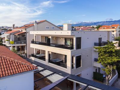 Aparthotel OLIVE with jacuzzi and breakfast