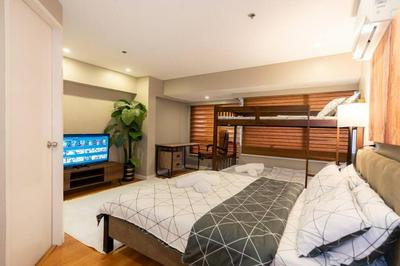 A2J Luxury Cinema 3BR Loft BGC Near High Street