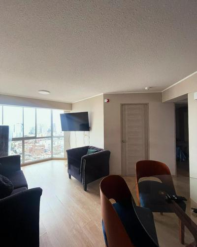 Habitación con vista al mar con 1 cama de 2 plazas dentro de dpto