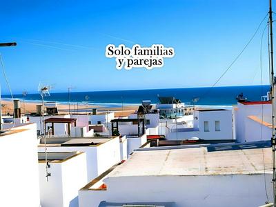 Amplio apartamento en Conil, cerca de la playa y golf, vista al mar, terraza - ES-180-40