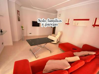 Apartamento Espacioso en Conil: 3 Habitaciones, Wi-Fi Gratis y Cerca de la Playa - ES-180-100