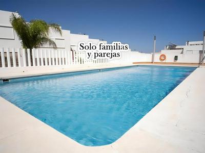 Chalet Familiar Exclusivo con Piscina, Jardín y Wi-Fi cerca de la Playa de Los Bateles - ES-180-240