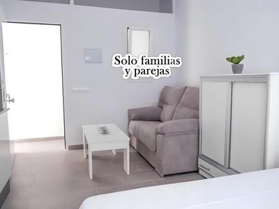 Moderno estudio céntrico cerca de la playa, ideal para familias y parejas - ES-180-225