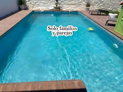 Chalet con Piscina Privada y A/C, Ideal para Familias y Mascotas en Chiclana de la Frontera - ES-180-288