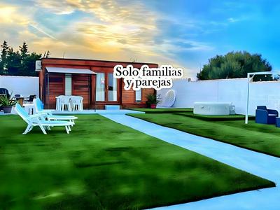 Bungalow con Jacuzzi, Piscina y BBQ para Familias y Parejas en Chiclana - ES-180-278