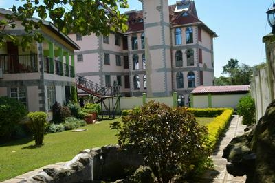 Parkview Safari Hotel & Apartments