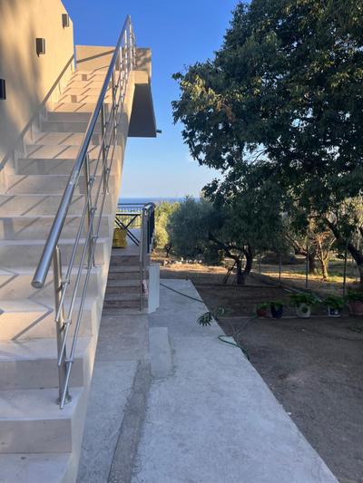 Liostasi Hοuse