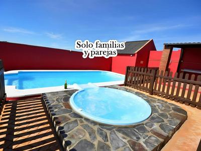 Bungalow de Lujo con Jacuzzi y Piscina Privada - Cerca de la Playa en Conil de la Frontera - ES-180-98