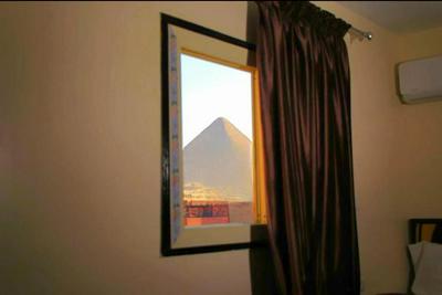 Joujouhomary pyramids inn