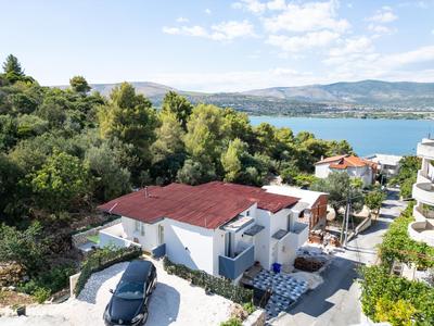 New, close to the beach apartment with terrace, 2-room, old town Trogir nearby
