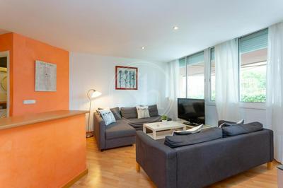 Practico apartamento junto a Estación de Sants