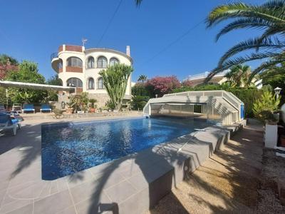 Chalet Los Almendros con piscina privada
