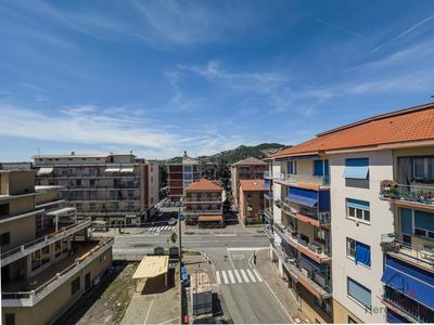 Beaches 7 min away - WiFi - Disney Plus