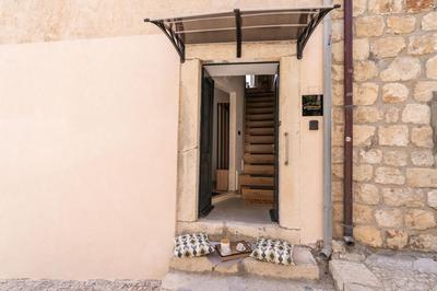 L & M Apartment - Perfect Old Town Location Two Bedroom House