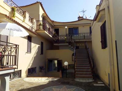 Charming Apartment in Capaccio Paestum with Garden
