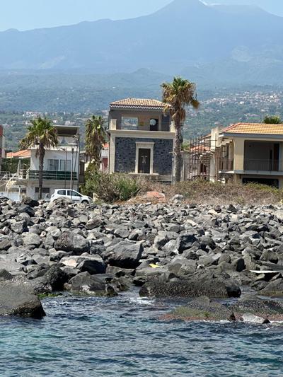 AYA - apartment in front of the sea