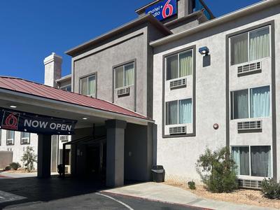Studio 6 Suites Hesperia CA West Main Street I 15