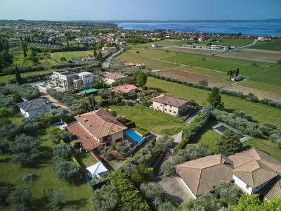 VILLA CELEBRITY - Regarda Travel