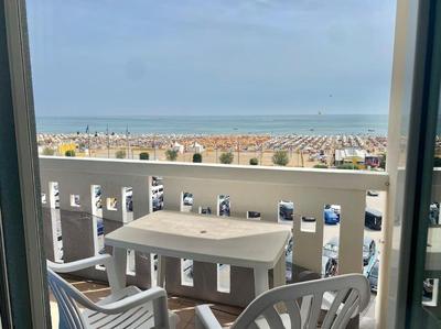 5 posti fronte mare