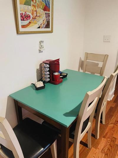 Plaid Pad - Stylish Retreat 12 min to Airport & Downtown