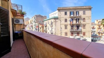 Comfortable Apartment with Balcony in the Heart of Palermo 70 m²