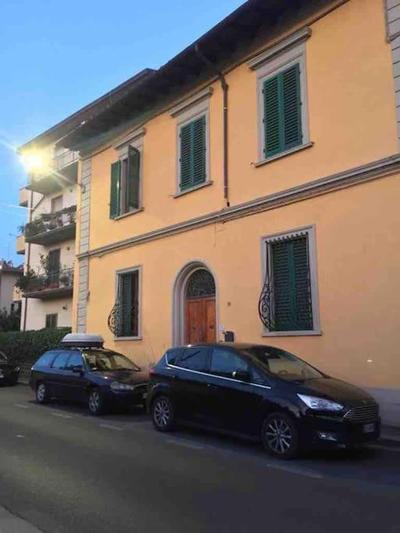 Appartamento piano terra con giardino condiviso