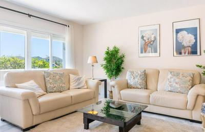 Aquamijas Retreat - Modern Comfort Near Aguamijas Water Park