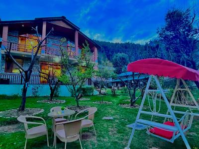 The Rama Lodge, Manali - 1,2,3,4 Bedroom luxury Cottage with Mountain view