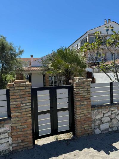 Alex's seafront vacation house
