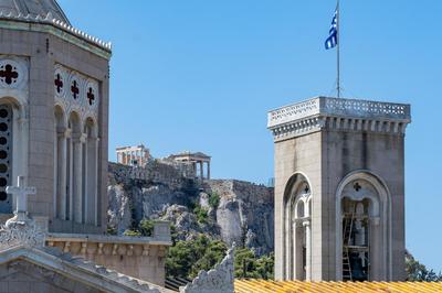 Athensis Acropolis View next to Ermou street!