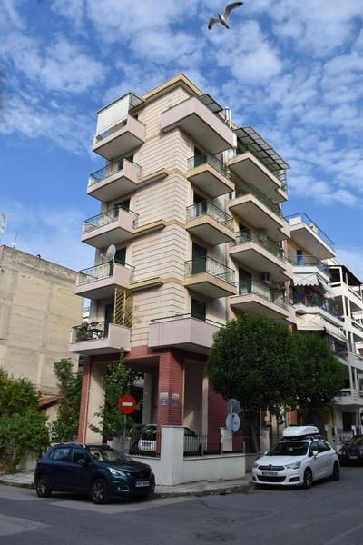 TheAretsouPlace, Elegance Apartment in Kalamaria, 200m from the Sea with Parking
