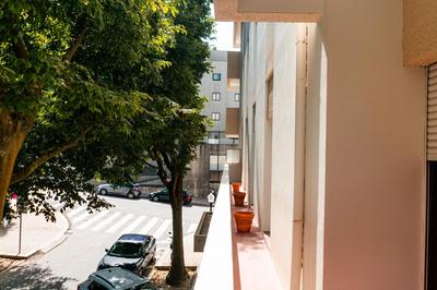Spacious, Luxurious, and Charming Apartment in Premium Porto Location with PARKING
