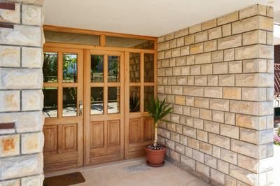 Spacious Apartment in Klis + Balcony