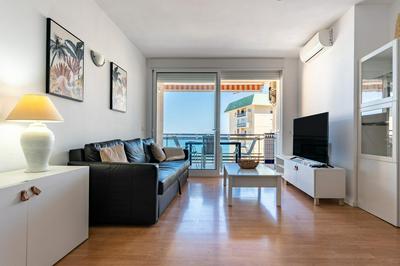 2 Bed 1 Bath Very Bright Apt