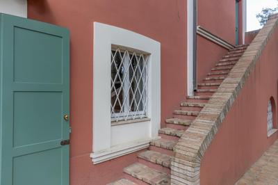 Charming Heritage Apartment