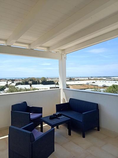 Mandulivi, chalet nel mandorleto e mansarda vista mare