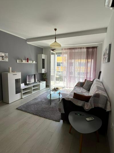 APARTMENT PINK SKY