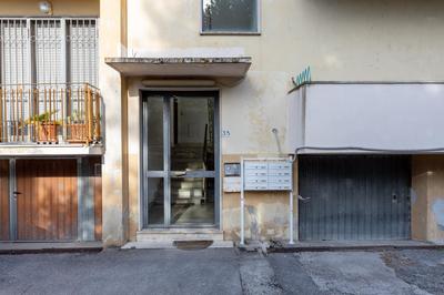 Porta a Lucca - Pisa Bright Apartment with Balcony