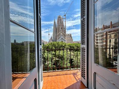 BarcelonaForRent Plaza Sagrada Familia