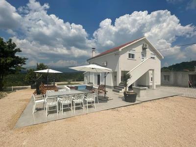 Mediterranean 5 rooms house with pool